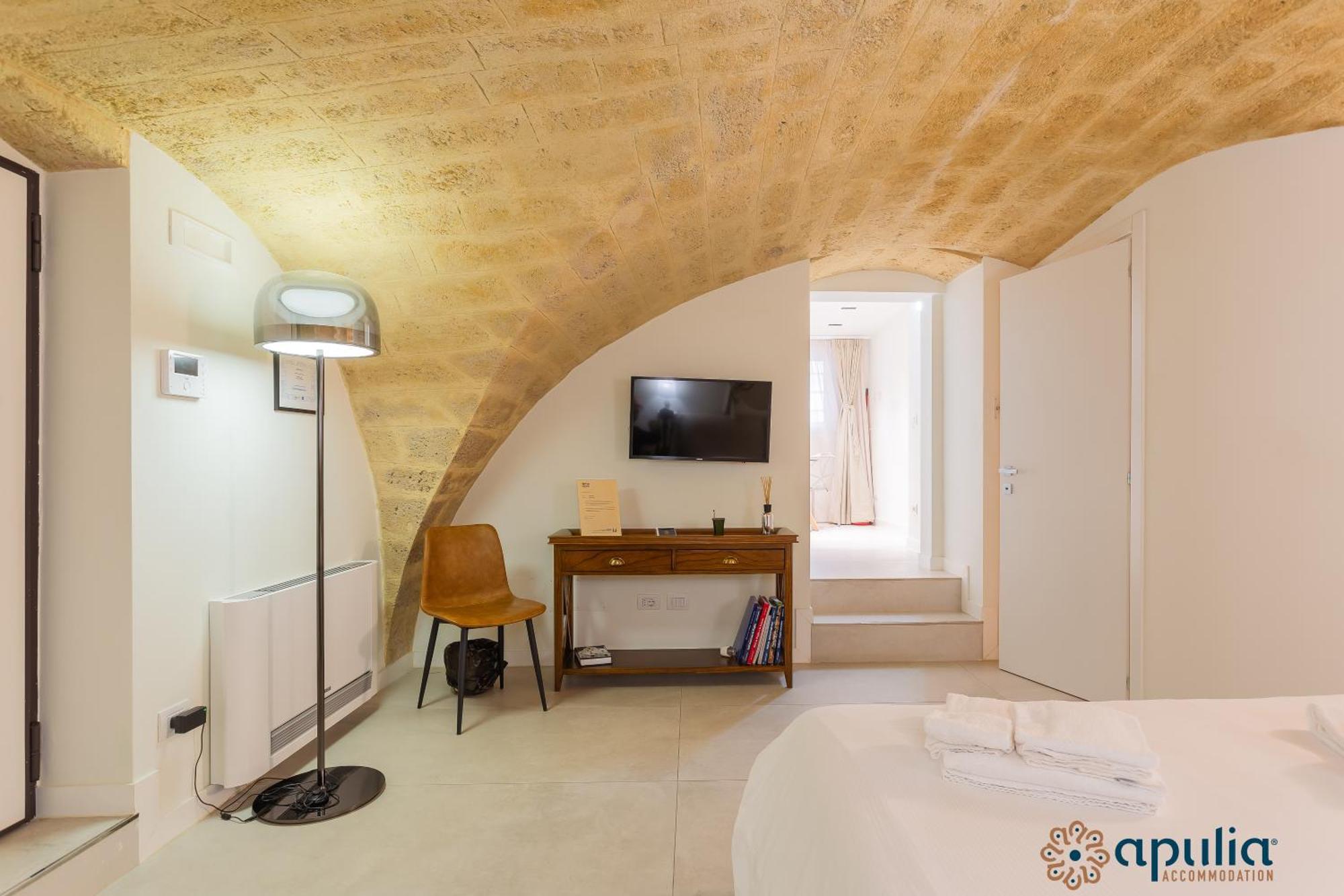 Zema Home By Apulia Accommodation Бари Экстерьер фото